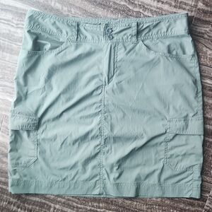 Patagonia green cargo skirt Size 8